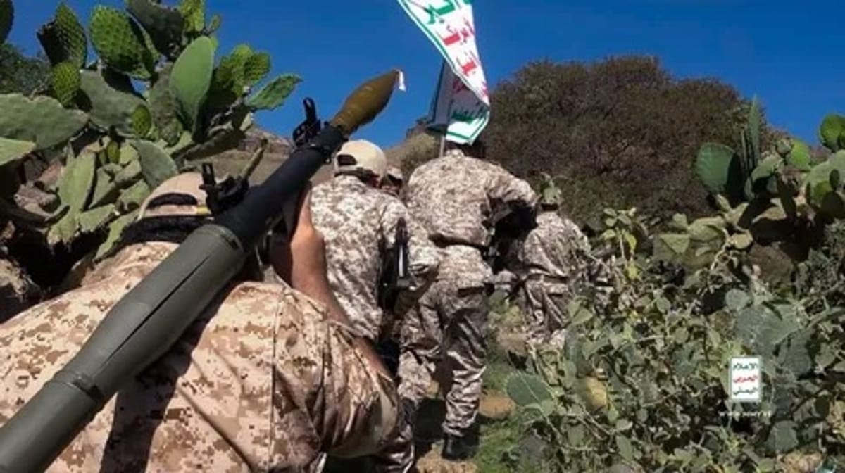 جماعة الحوثي تعلن مقتل اثنين من عناصرها بمواجهات مع القوات الحكومية 