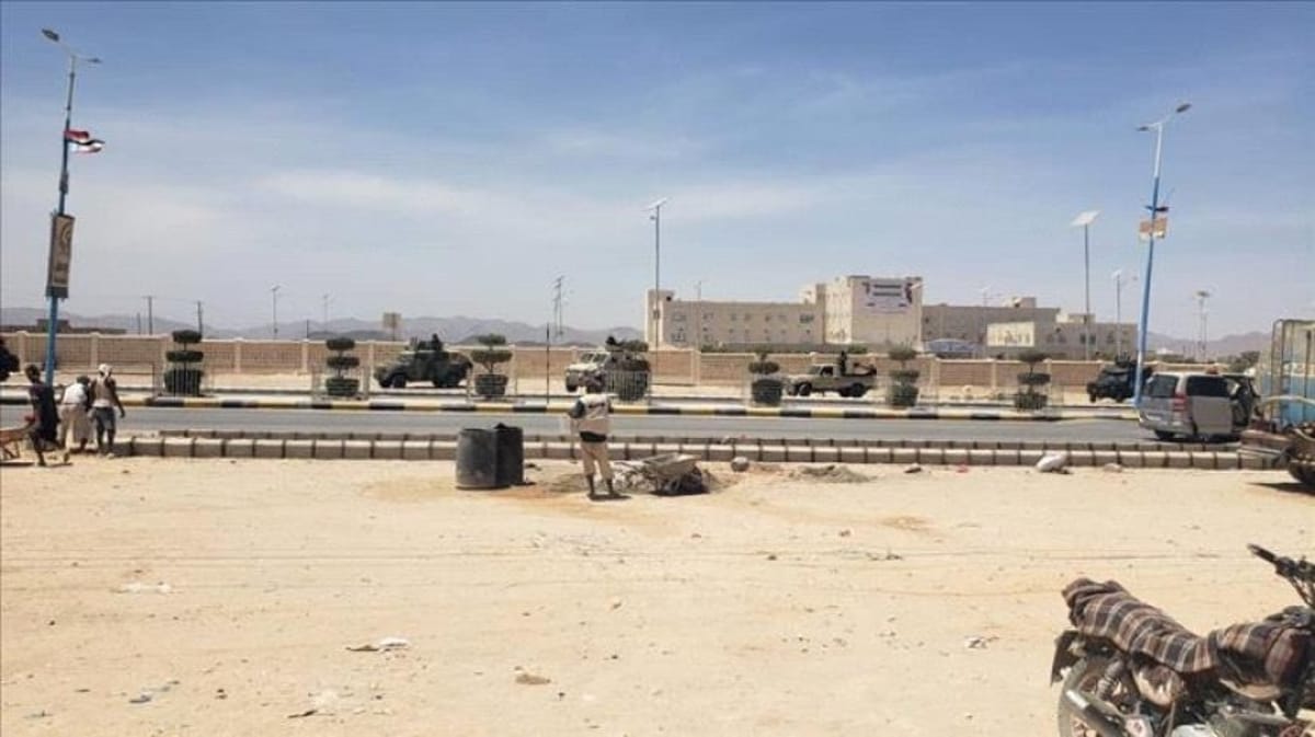شبوة.. وفاة امرأة وإصابة اثنتين أخريات في حادث دهس بطقم عسكري بمدينة عتق