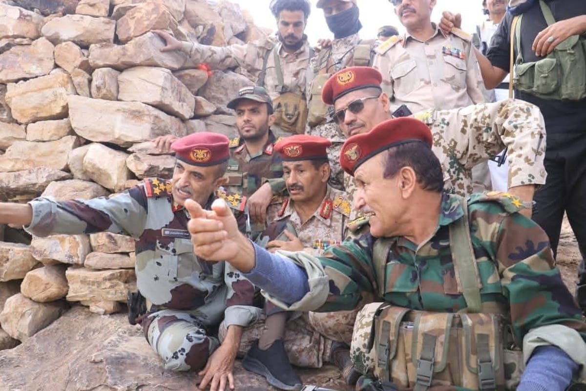 مقتل ضابط في الجيش بمواجهات مع الحوثيين غرب تعز