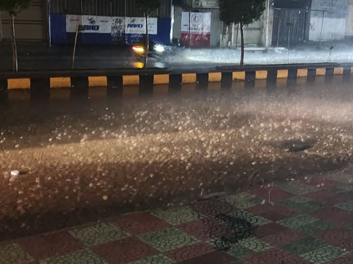 أمطار رعدية غزيرة تضرب صنعاء وتحذيرات من سيول مفاجئة