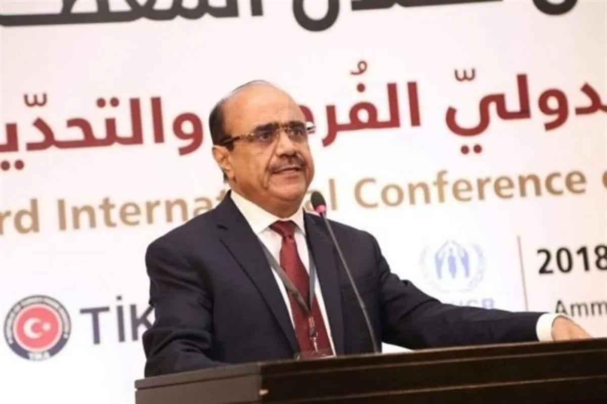 البرلماني علي العمراني يطالب بإقالة محافظ عدن والتحقيق معه
