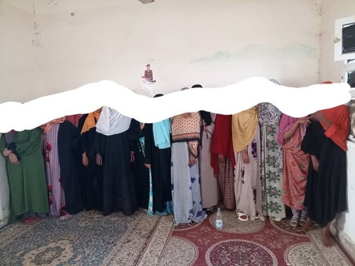 المهرة.. ضبط تشكيل عصابي من الجنسية الإثيوبية متورط في أنشطة منافية للآداب بشحن
