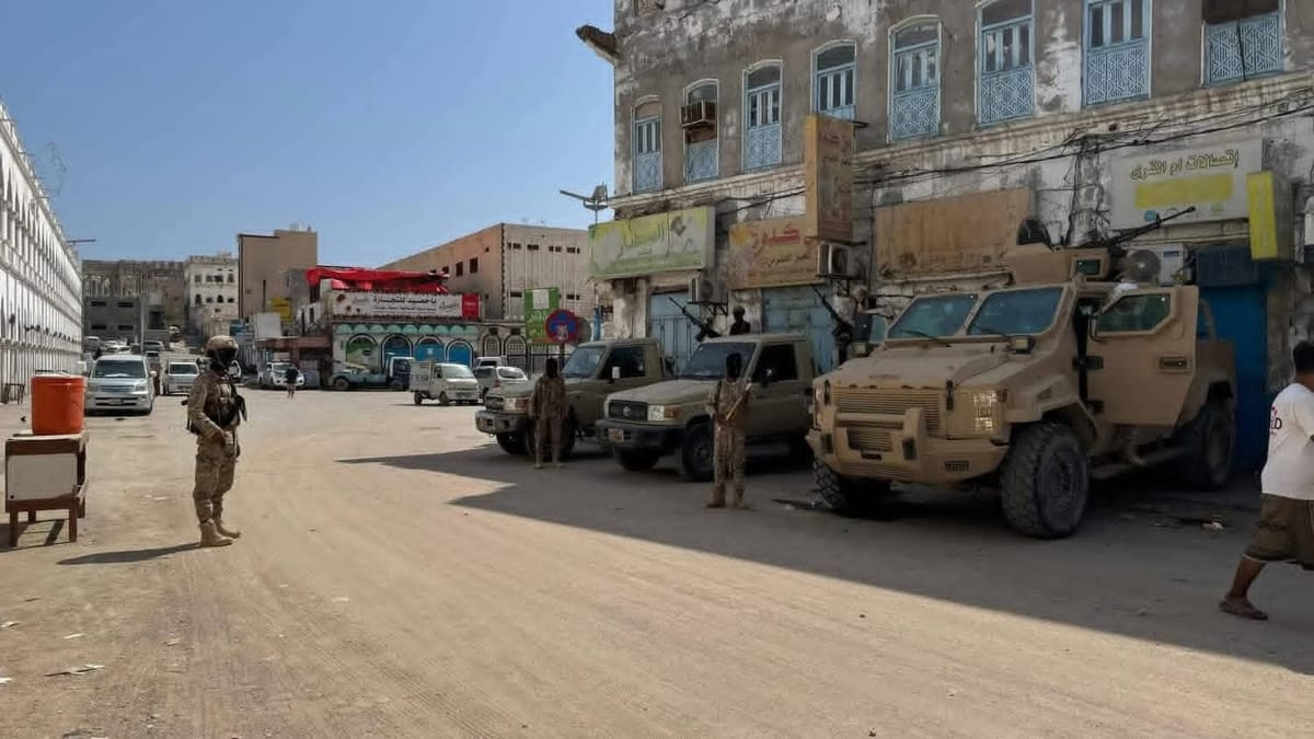 انتشار أمني مكثف في المكلا تزامنًا مع دعوات الانتقالي للتظاهر