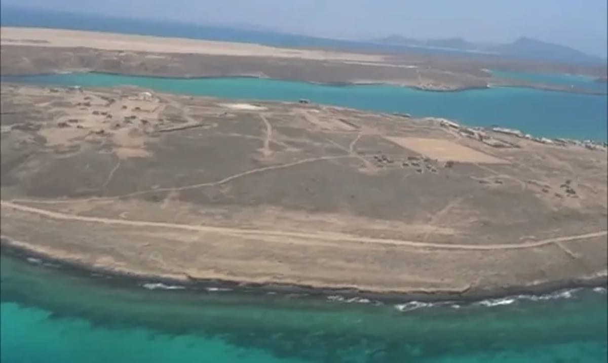 خفر السواحل بقطاع البحر الأحمر ينفي ادعاءات إنزال في جزيرة ميون