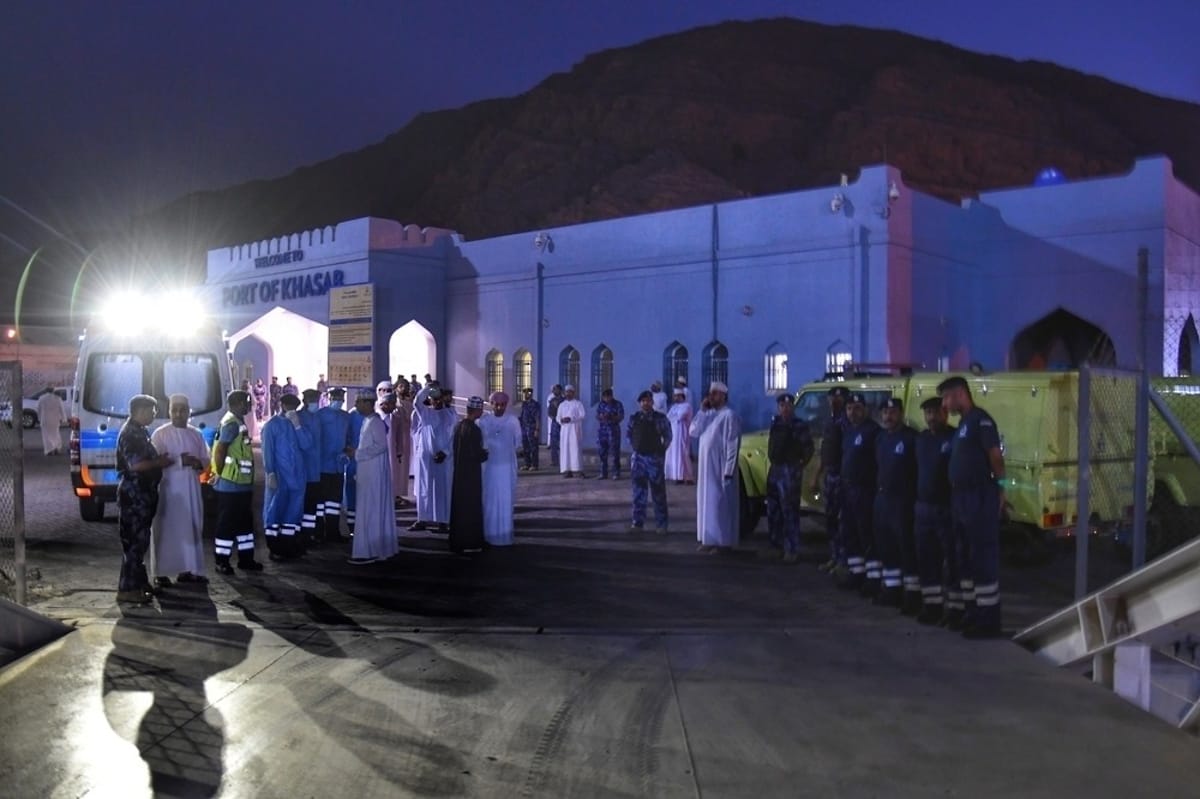 سلطنة عُمان تعلن وصول دفعة من مواطنيها العائدين من إيران