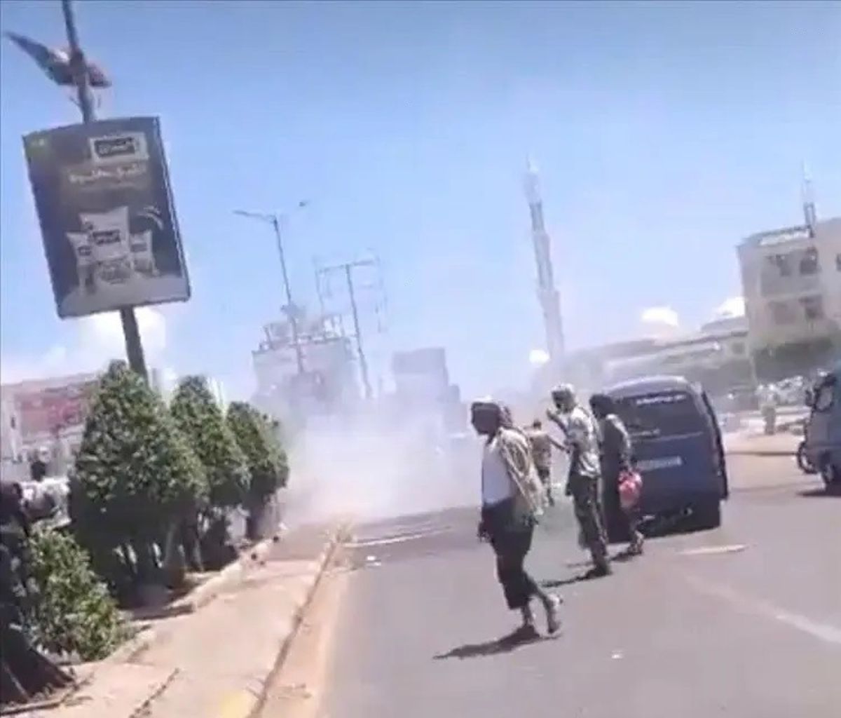 نجاة ركاب بعد احتراق باص يعمل بمنظومة الغاز في عدن