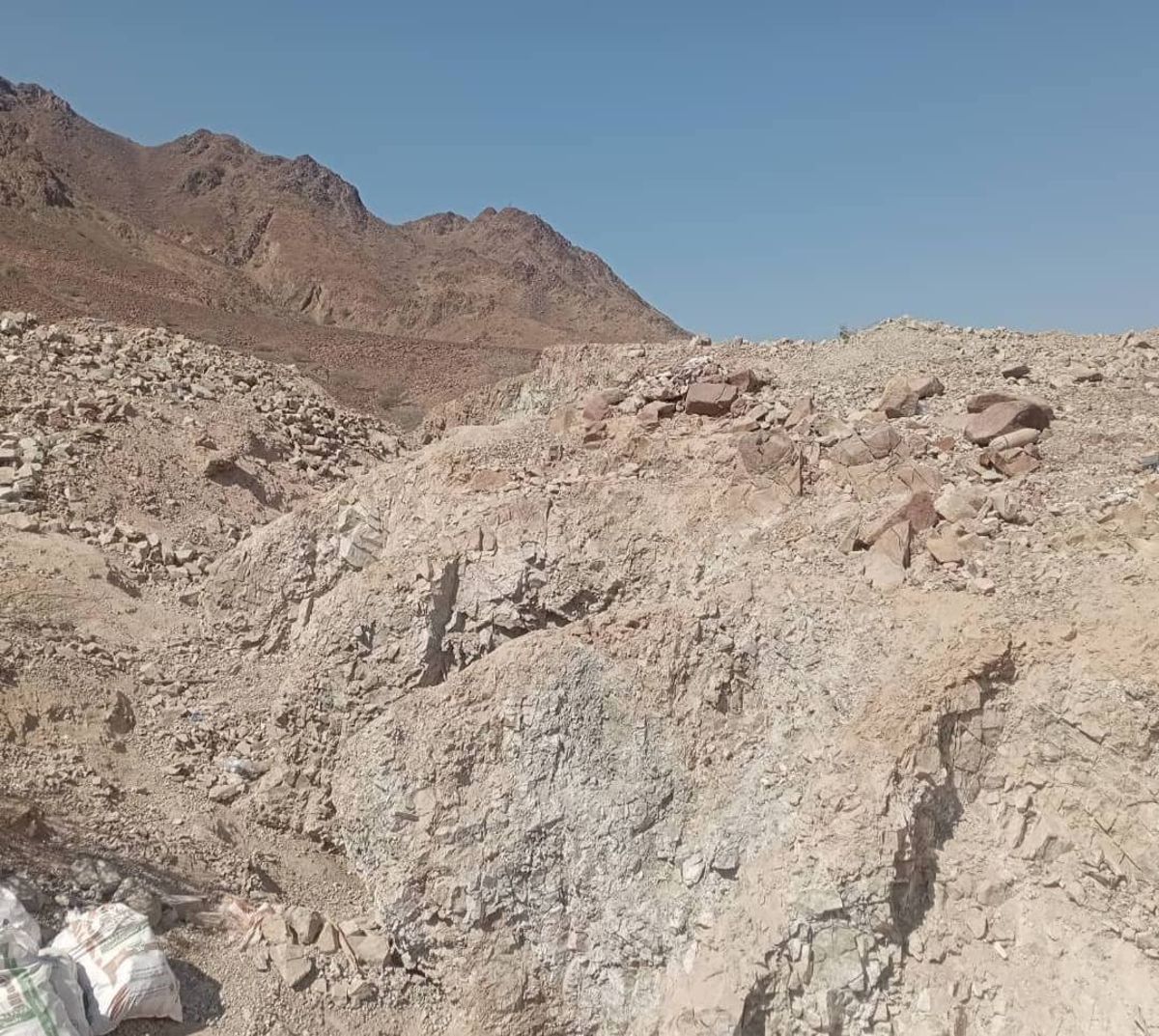 هيئة الجيولوجيا بحضرموت تحذر من التنقيب العشوائي للمعادن والذهب 