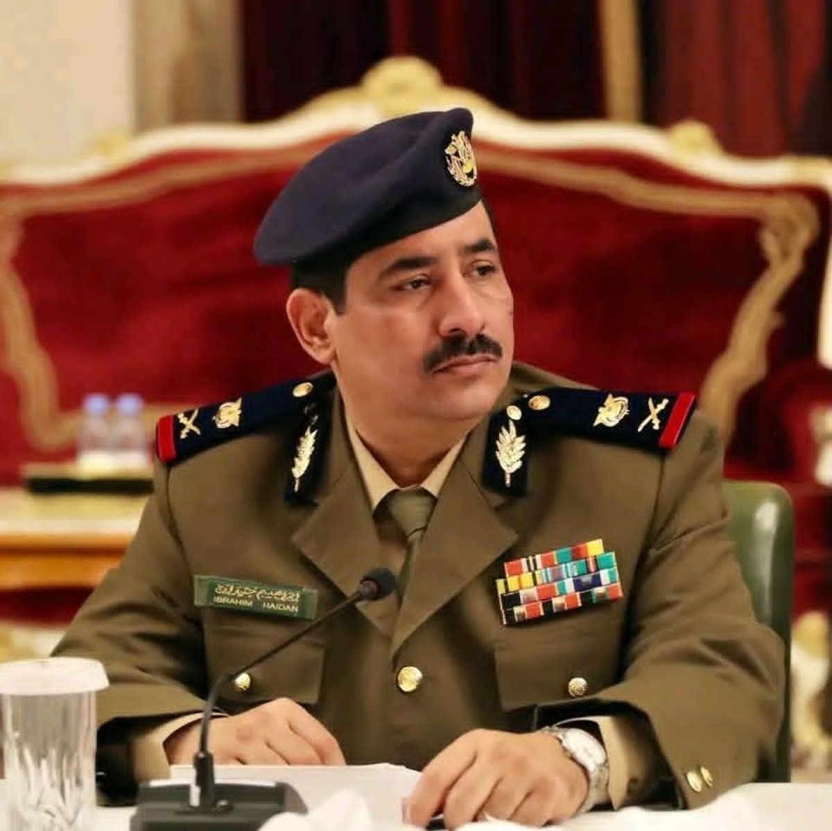 وزير الداخلية: تكثيف أمني قرب باب المندب وبسط السيطرة على مناطق التهديد