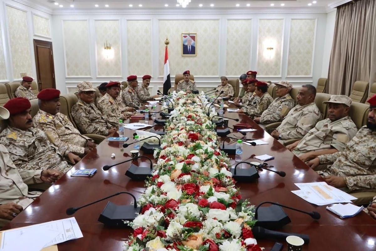 وزير الدفاع يشدد على تسريع تحديث بيانات القوات المسلحة ومعالجة الازدواج الوظيفي
