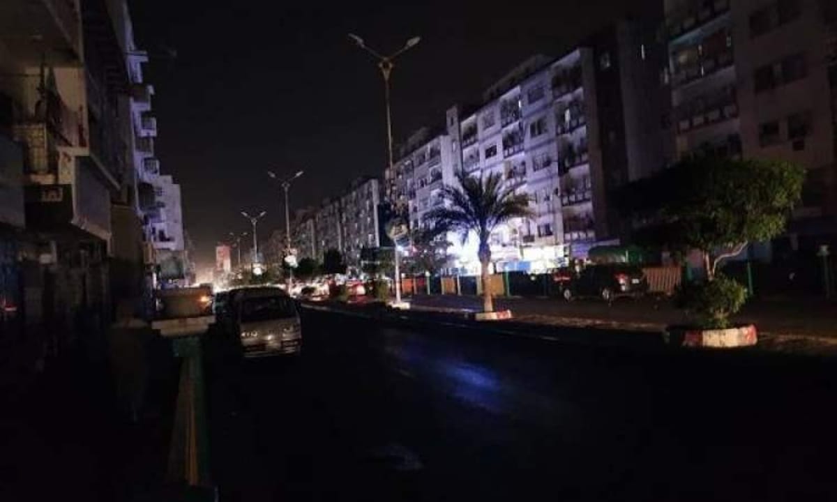 انهيار حاد في كهرباء عدن وسط ترقب لعودة محطة الرئيس إلى الخدمة