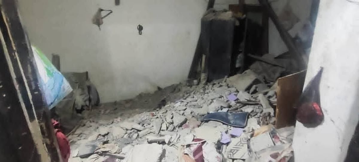 وفاة رجل وزوجته وإصابة طفليهما بانهيار منزل قديم في التواهي بعدن