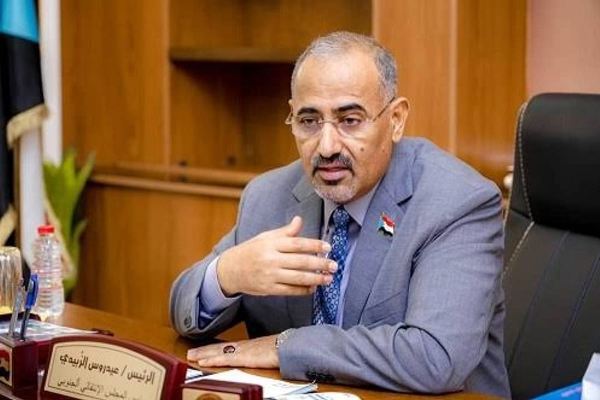 تقرير يتحدث عن زيارة سرية للزبيدي إلى "إسرائيل" بالتزامن مع تحركات مرتبطة بسقطرى وأرض الصومال