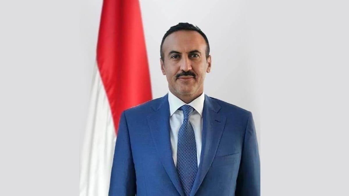 أحمد علي يفتح النار على الشرعية.. هل يجري مجلس القيادة مراجعات لترتيب الأوراق؟