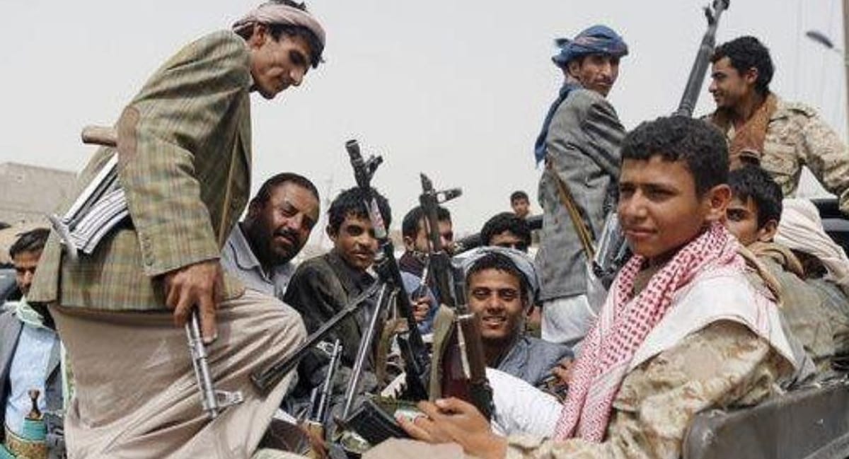 إصابة عنصر حوثي في استهداف طقم للجماعة بجبهة الأقروض جنوبي تعز