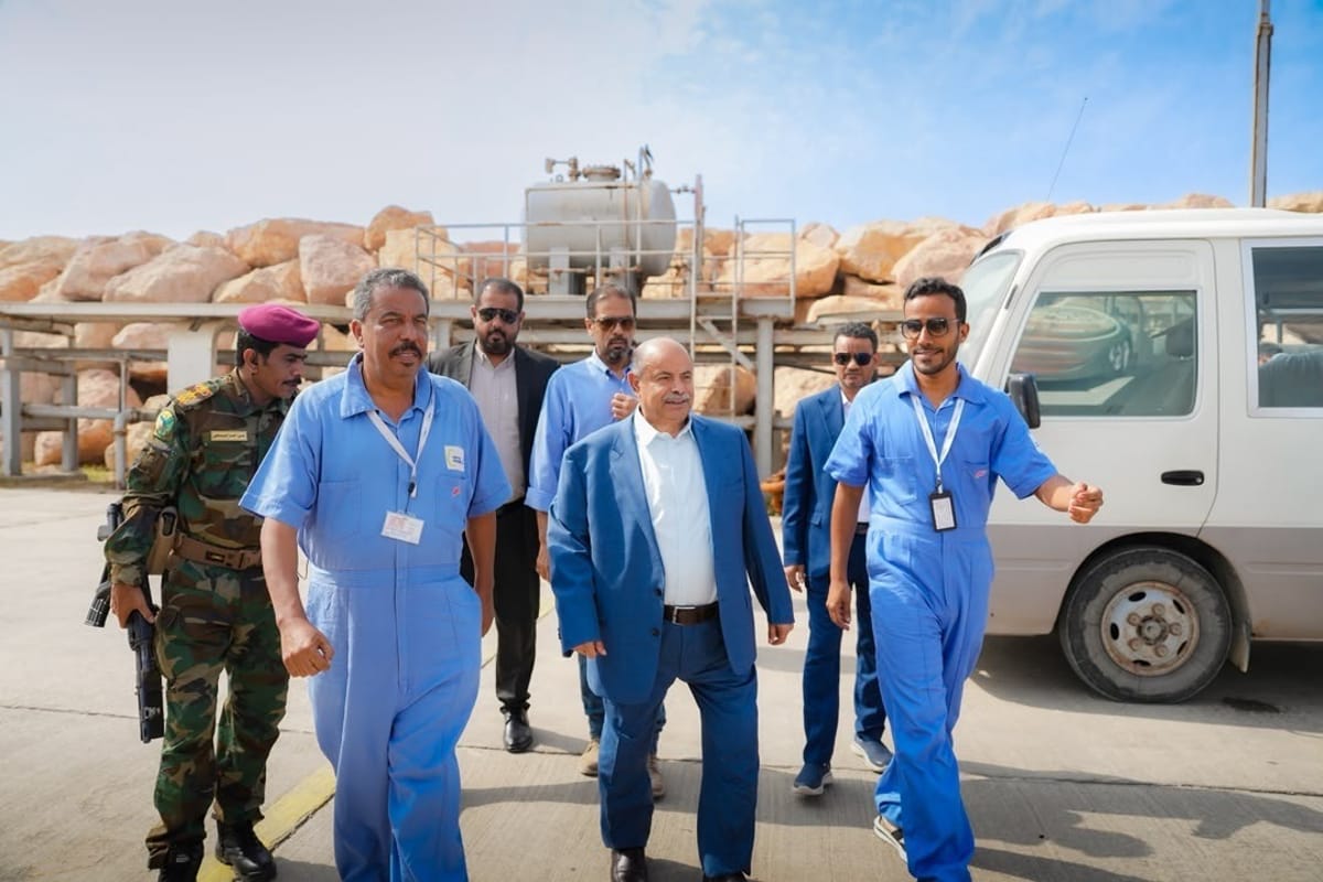 الخنبشي يشدد على تعزيز حماية المنشآت النفطية في حضرموت