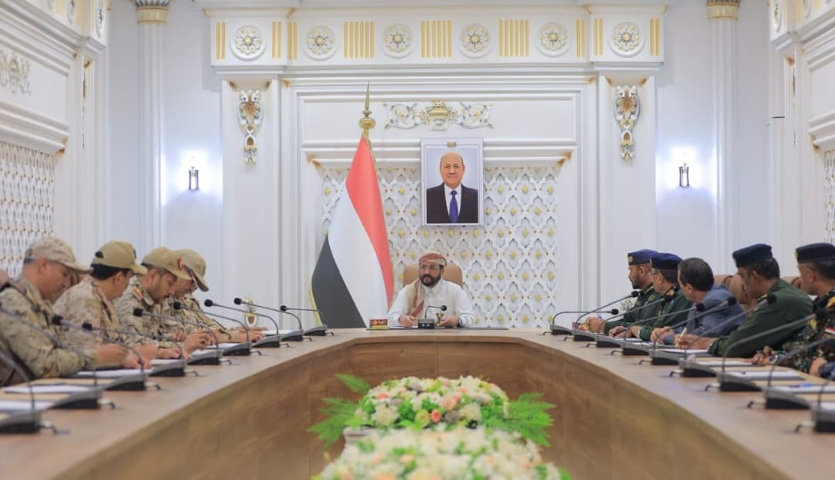 العرادة يترأس اجتماعاً أمنياً في مأرب ويؤكد رفع الجاهزية لمواجهة التصعيد الحوثي