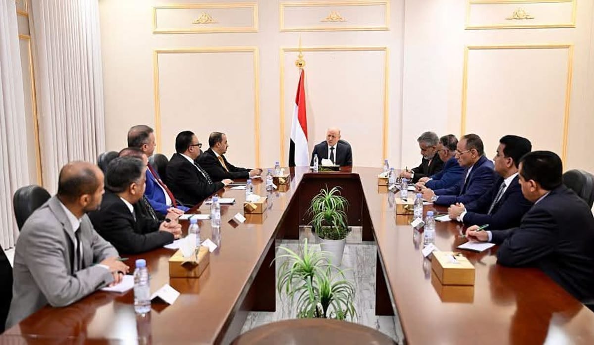 العليمي: مواجهة الحوثيين تبدأ من الإعلام.. لا تتركوا الساحة لروايتهم