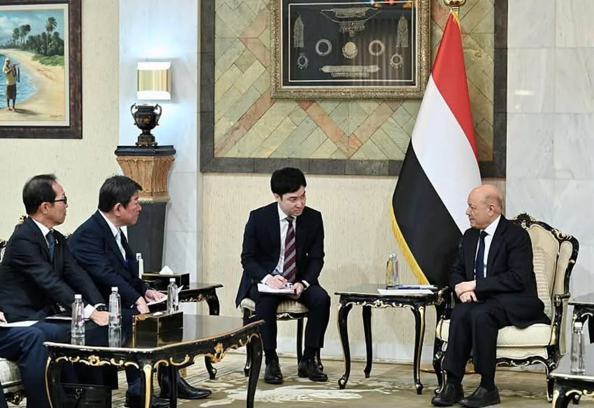 العليمي يدعو اليابان لتعزيز دعم خفر السواحل اليمنية وتوسيع التعاون البحري