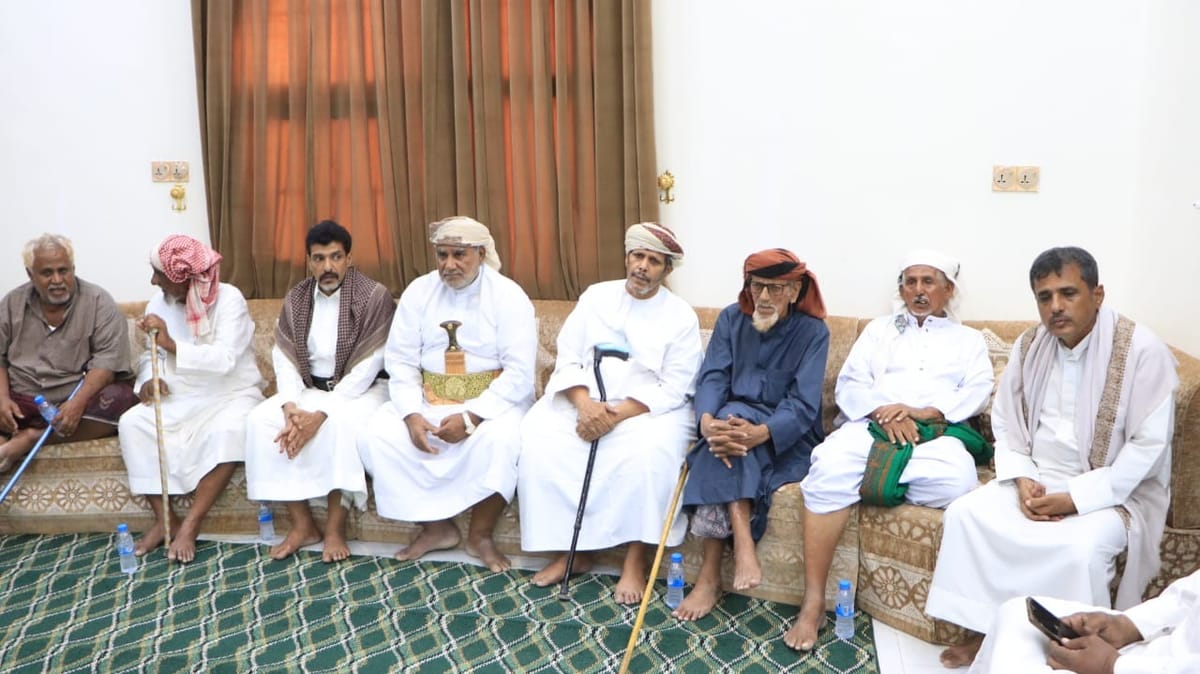 المهرة تشهد لقاءً موسعًا للأحزاب والشخصيات الاجتماعية بدعوة من الشيخ الحريزي