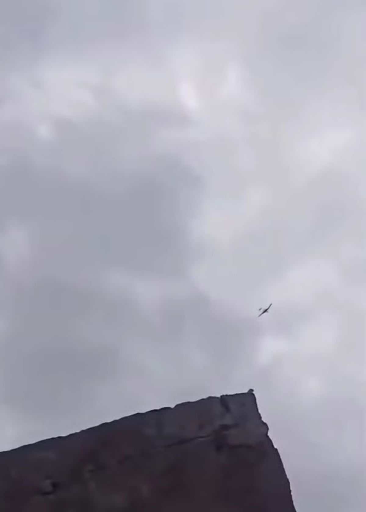 انقطاع الإنترنت وتحليق مكثف لطيران مسيّر في أجواء أبين