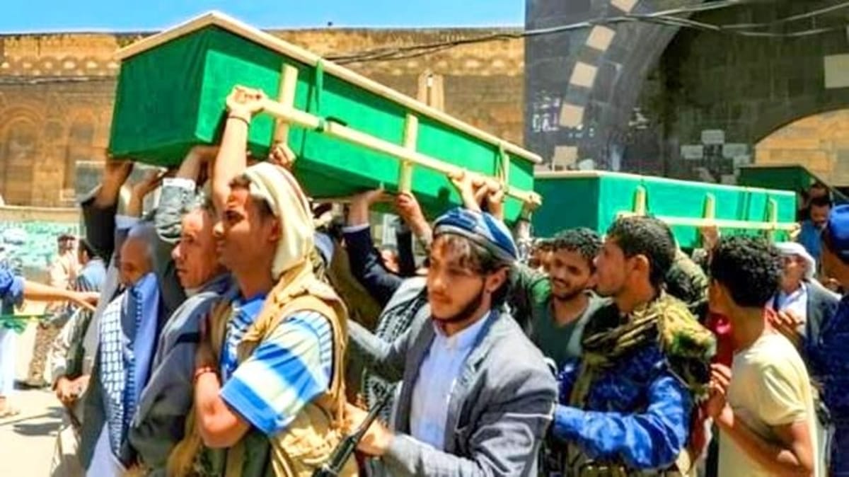 جماعة الحوثي تعلن مقتل لواء وعقيد من ضباطها