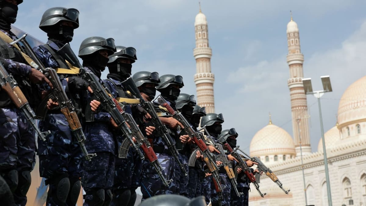 تقرير عبري: السعودية تدرس دعم حملة برية يمنية لاستعادة ساحل البحر الأحمر من الحوثيين