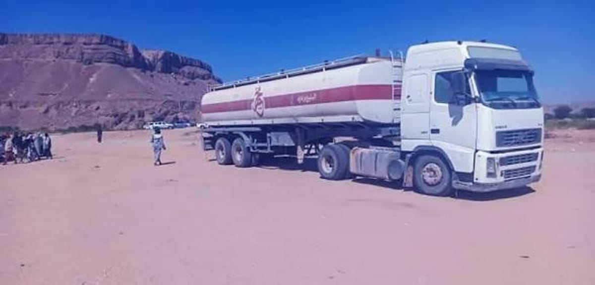 حضرموت.. بدء تنفيد قرار منع مرور القواطر للمطالبة بعودة الشيخ بن حبريش 