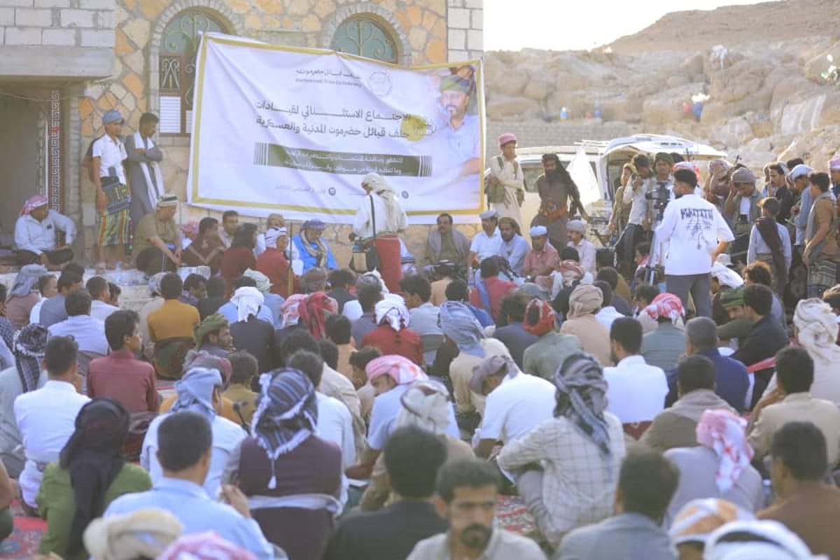 حلف قبائل حضرموت يلوّح بـ"جميع الخيارات" ويعلق أي قرارات بشأن نفط المحافظة حتى عودة بن حبريش