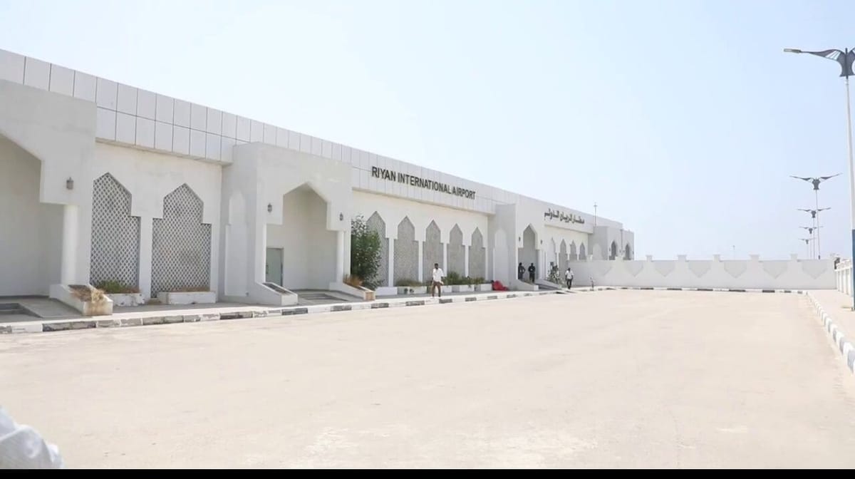 رئيس قسم الإعلام بمطار الريان ينفي أنباء متداولة عن انفجار في المطار