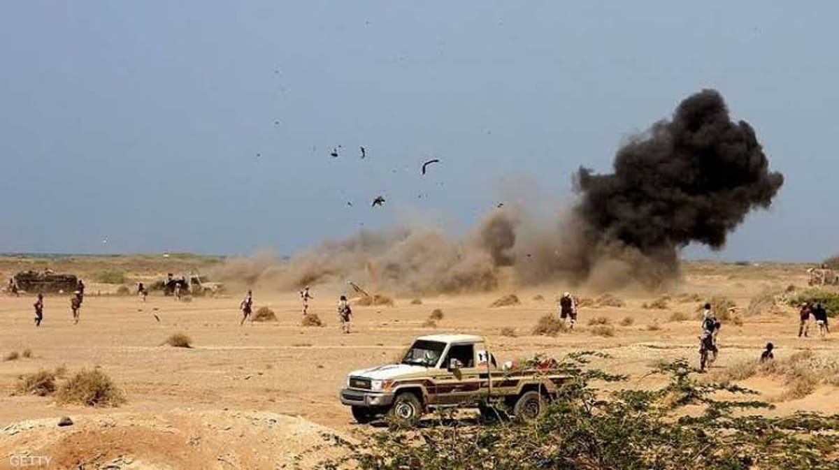 سقوط صاروخ حوثي على هنجر فارغ في المخا غربي تعز