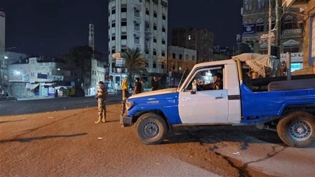 شرطة تعز تضبط متهماً بقتل رجل أمن أثناء أداء مهامه خلال ساعات من الجريمة