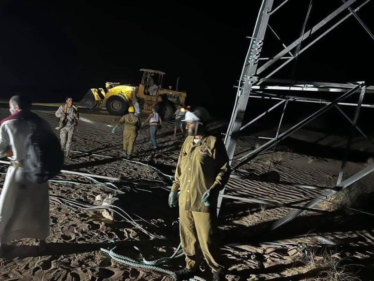 عودة تدريجية للكهرباء إلى مأرب بعد إصلاح أضرار لحقت بخطوط نقل الطاقة
