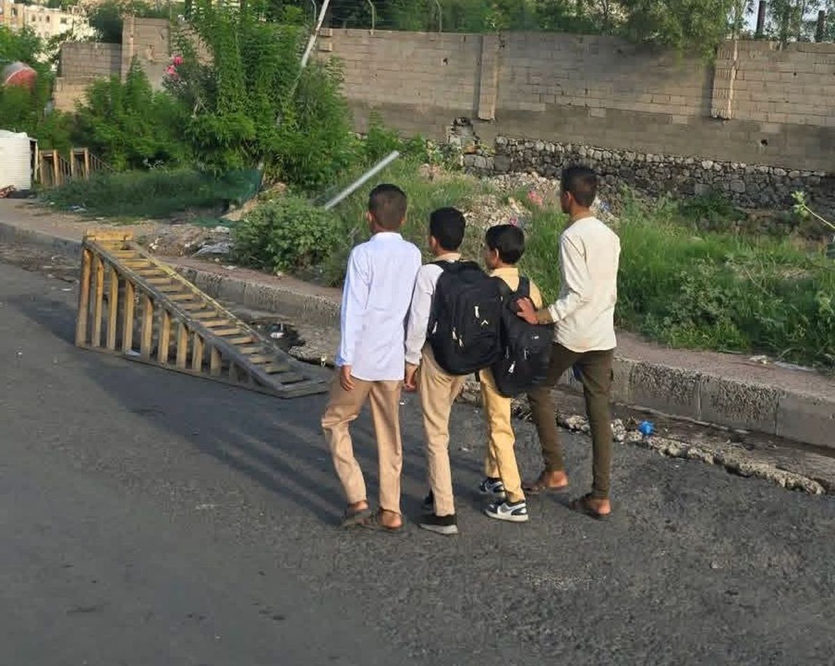 لليوم الثاني.. استمرار انتظام الدراسة بالمدارس الحكومية في تعز وإغلاق الأهلية
