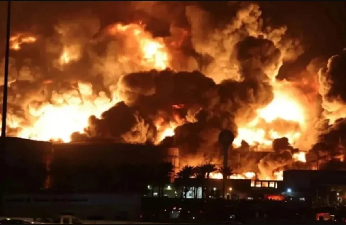مصرع 16 عاملًا بسبب حريق اندلع بأحد مصانع في الرياض
