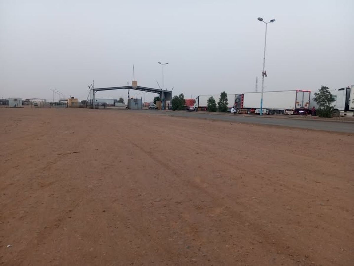 منفذ الوديعة يوضح ضوابط سفر النساء والأطفال وسط حركة عبور واسعة