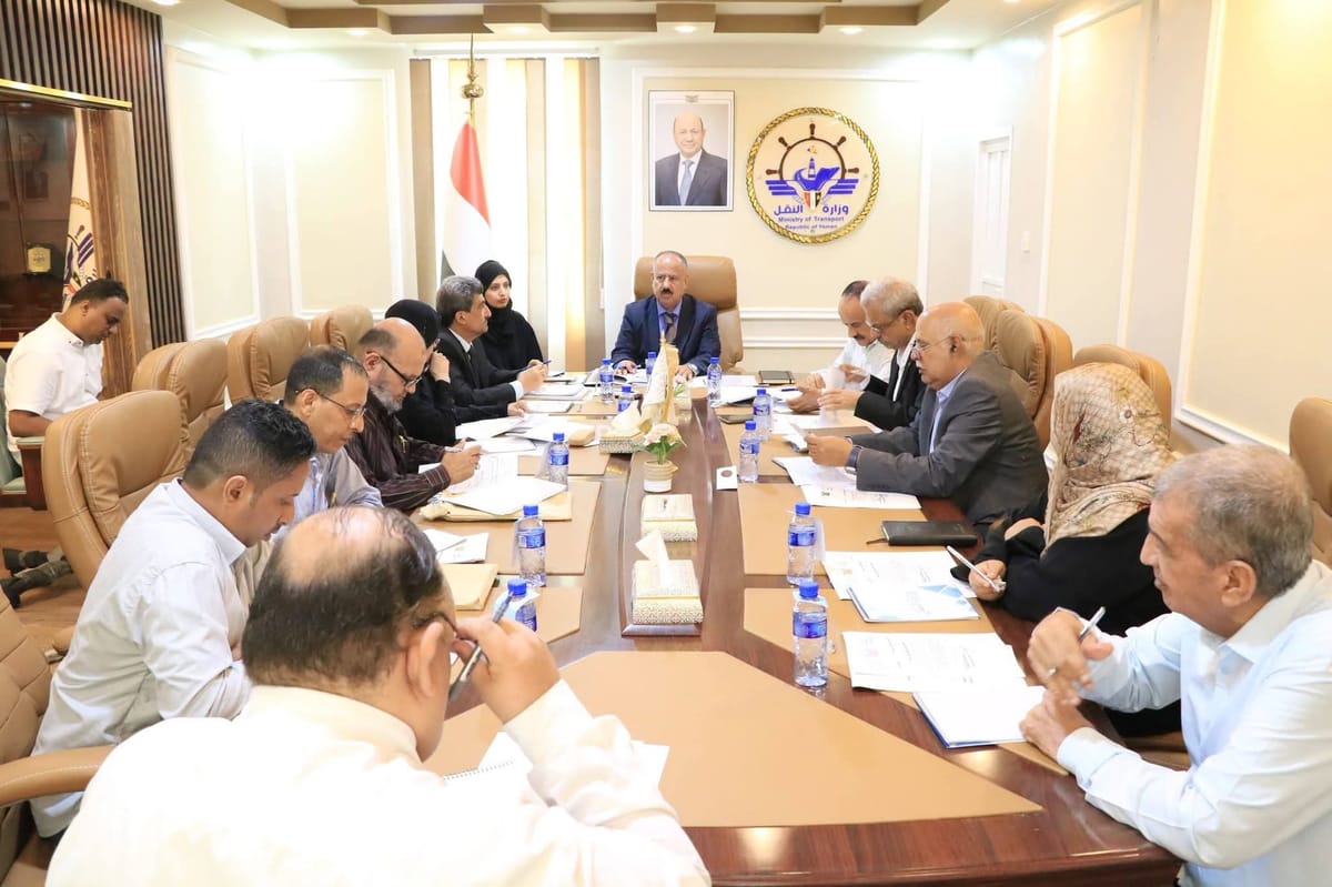 وزير النقل يؤكد تعطيل البنية التحتية لميناء المخا جراء هجمات الحوثيين