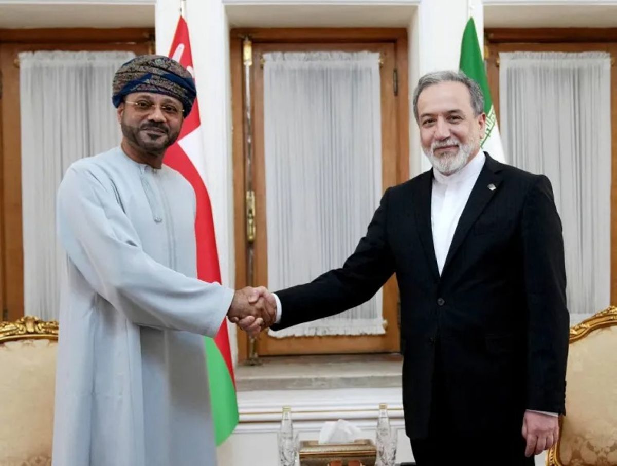 وزير خارجية عمان: آمل أن نعلن قريبًا عن ممر مؤقت بمضيق هرمز