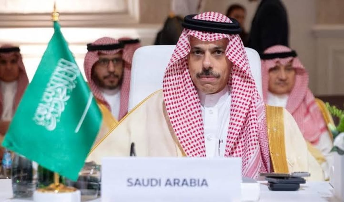 وزيرا خارجية السعودية وإيران يبحثان هاتفياً التطورات الإقليمية وجهود خفض التصعيد