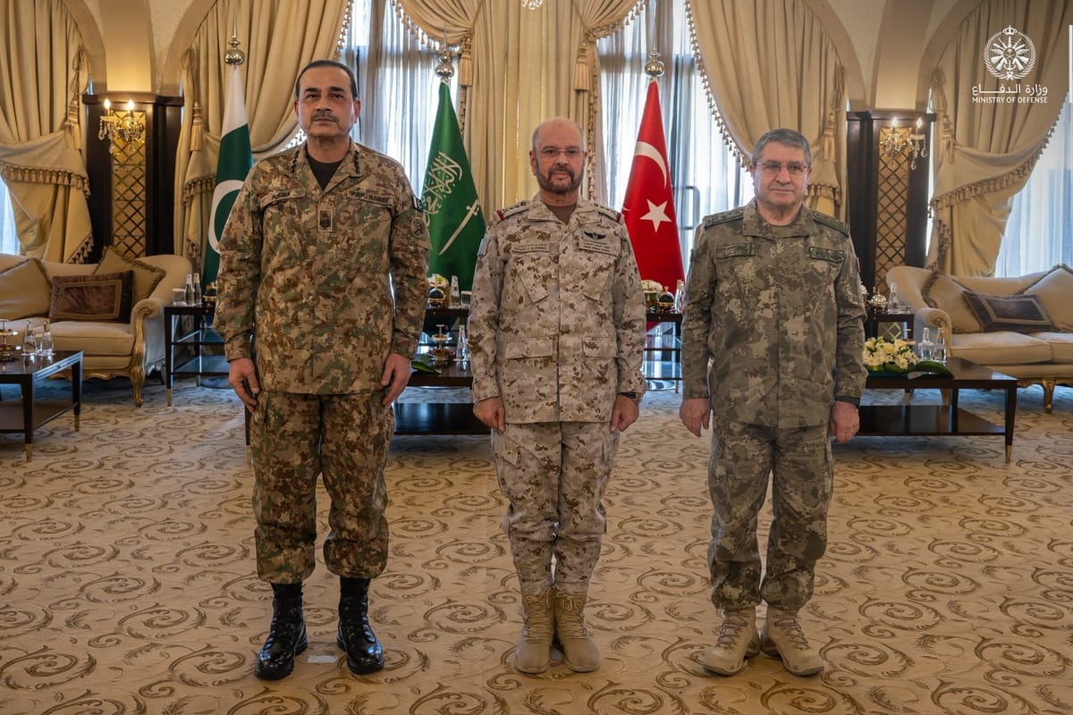 Saudi Arabia, Turkey, Pakistan Discuss Strengthening Military Coordination and Activating Makkah Agreement