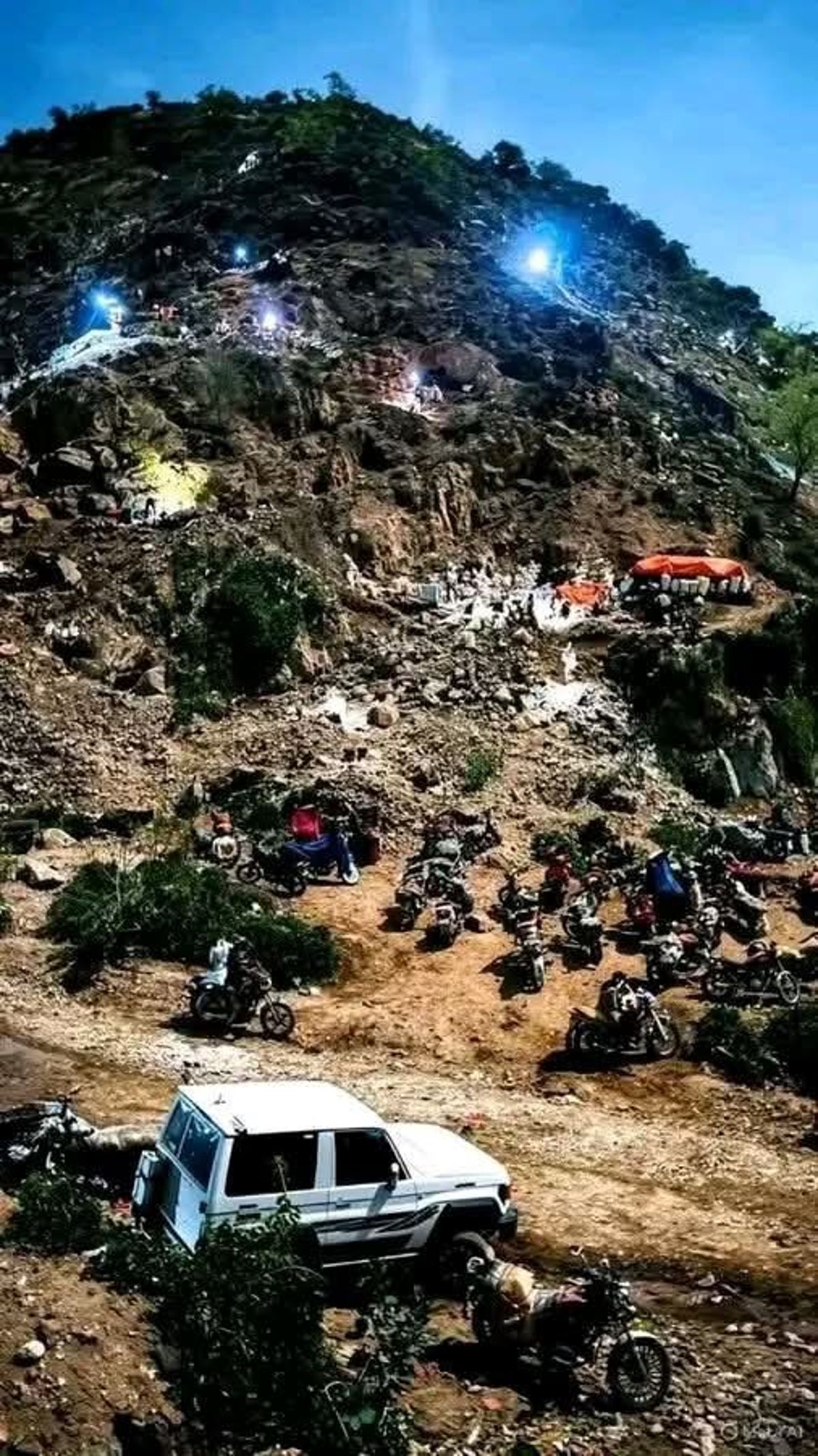 انهيار منجم ذهب في حجة يخلف قتلى وعالقين تحت الأنقاض
