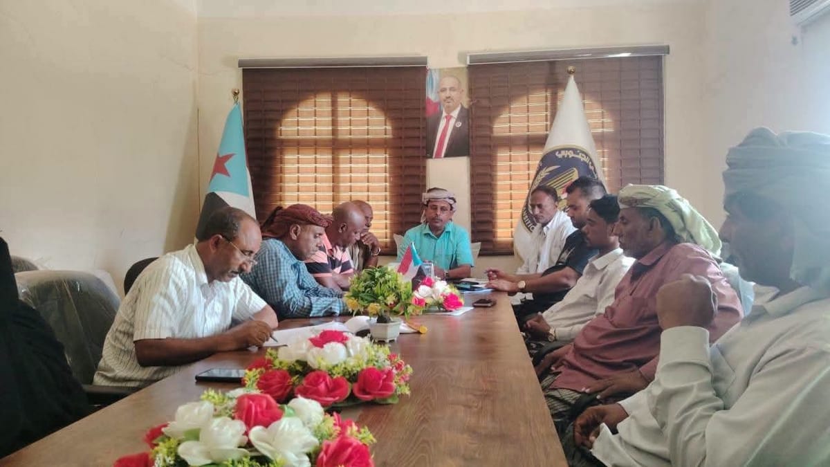 بالتزامن مع تصعيد الحوثيين.. ما دلالات حدة خطاب الانتقالي المنحل تجاه الحكومة والتحالف؟