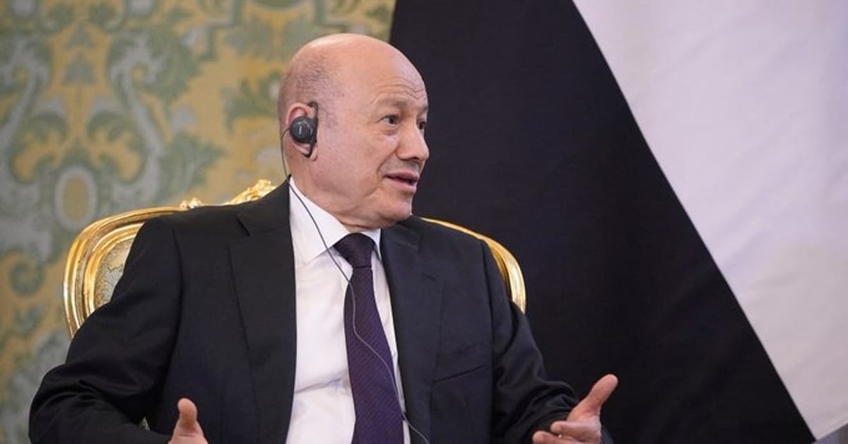 رويترز: العليمي طلب دعماً أمريكياً في مواجهة الحوثيين وترامب لم يتعهد بمساندة عسكرية