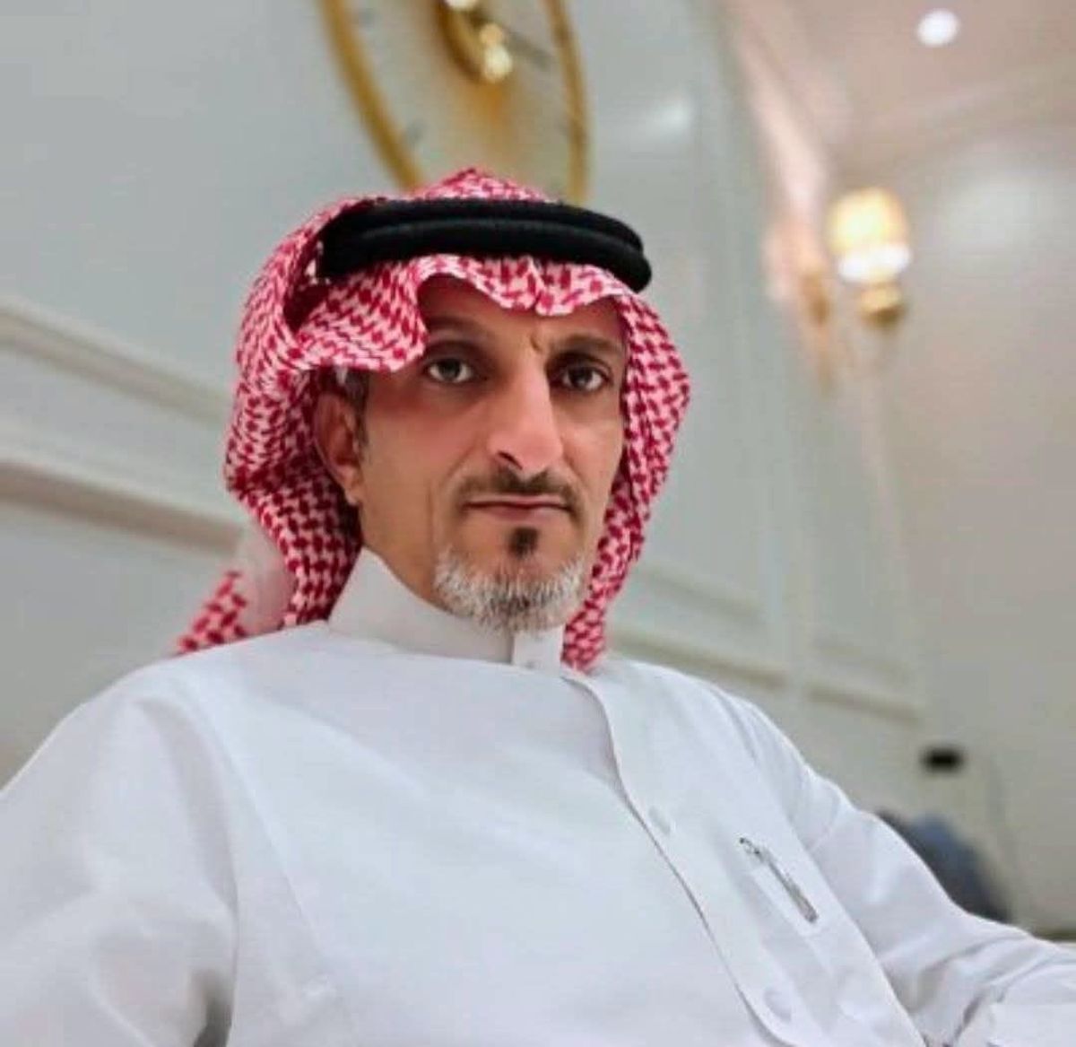 الناشط السعودي سعد العمري يثير غضبًا يمنيًا واسعًا بعد هجومه على قيادات الشرعية ومكونات سياسية