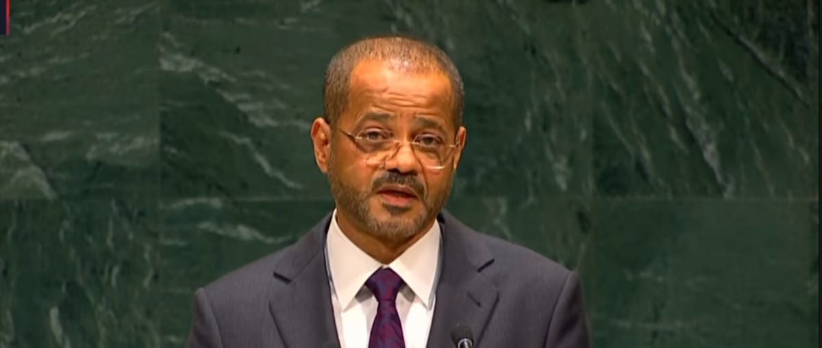 عُمان تجدد دعمها لحل سياسي للأزمة اليمنية يحفظ وحدة البلاد