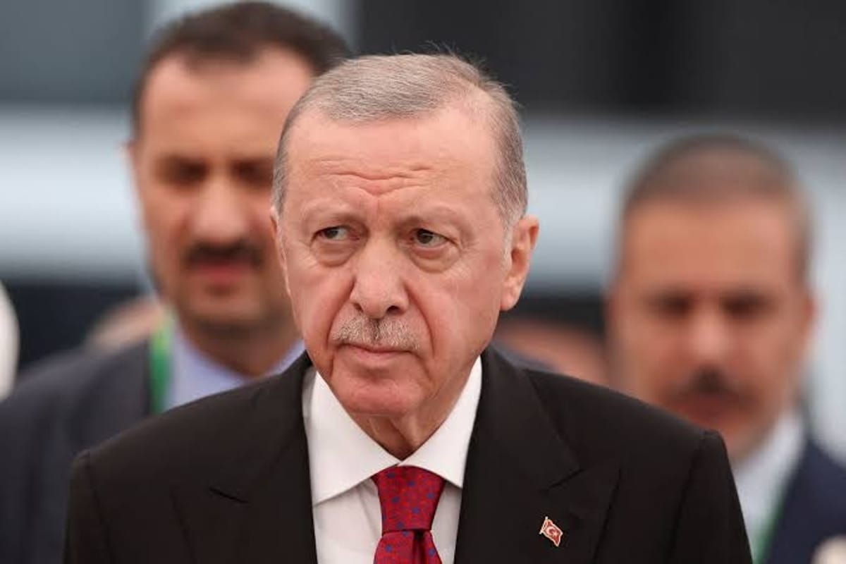 أردوغان يدين هجمات الحوثيين على السعودية ويؤكد وقوف تركيا إلى جانبها