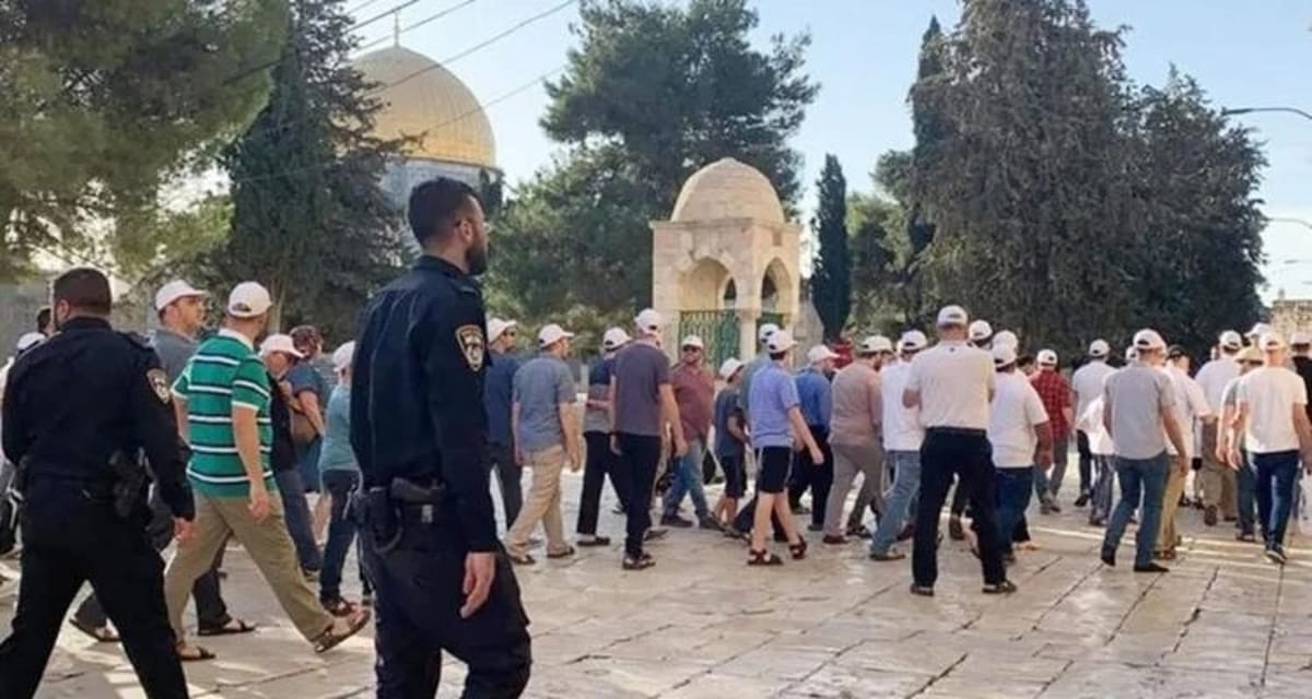 أكثر من 900 مستوطن يقتحمون المسجد الأقصى