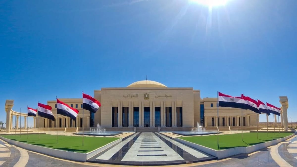 البرلمان المصري يدعو لجلسة طارئة بناء على طلب السيسي