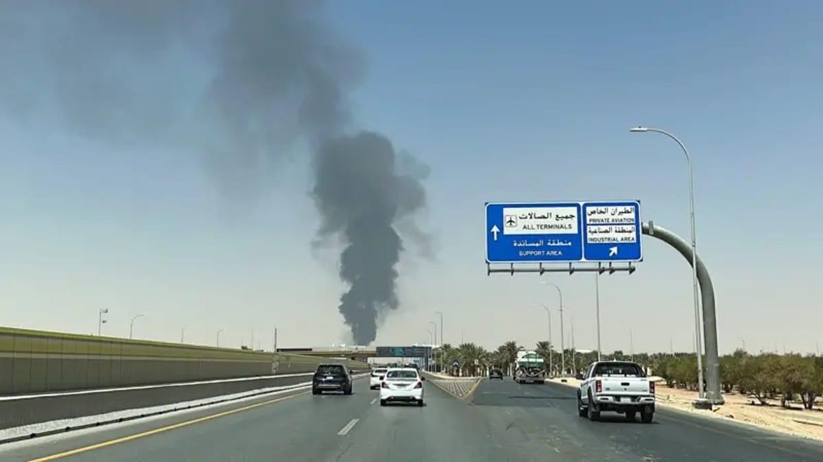 الحوثيون: نؤكد على حظر الملاحة في الأجواء السعودية وندعو الشركات للالتزام