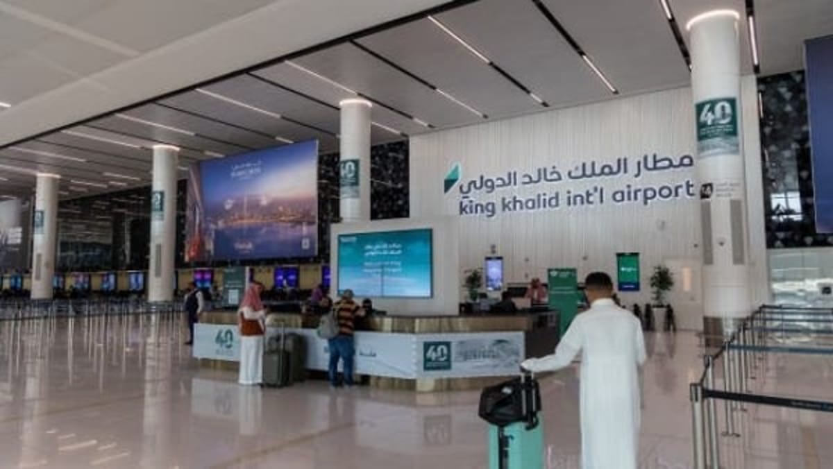 الحوثيون يدعون المسافرين وشركات الطيران لتجنب المطارات السعودية