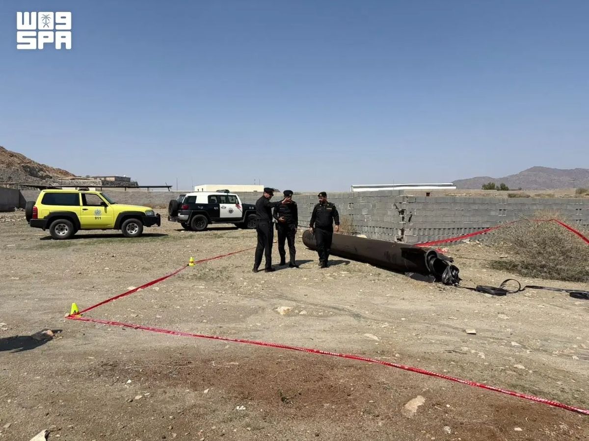 الدفاع المدني السعودي يعلن سقوط شظايا نتيجة اعتراض صواريخ للحوثيين 